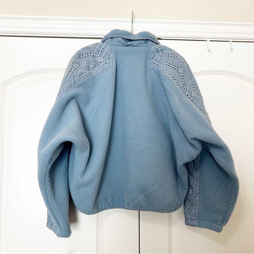 NWT Free People Hit The Slopes Fleece Eyelet Jacket Stone Washed Blue - Picture 6 of 6